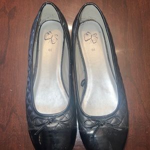 Black ballet flats